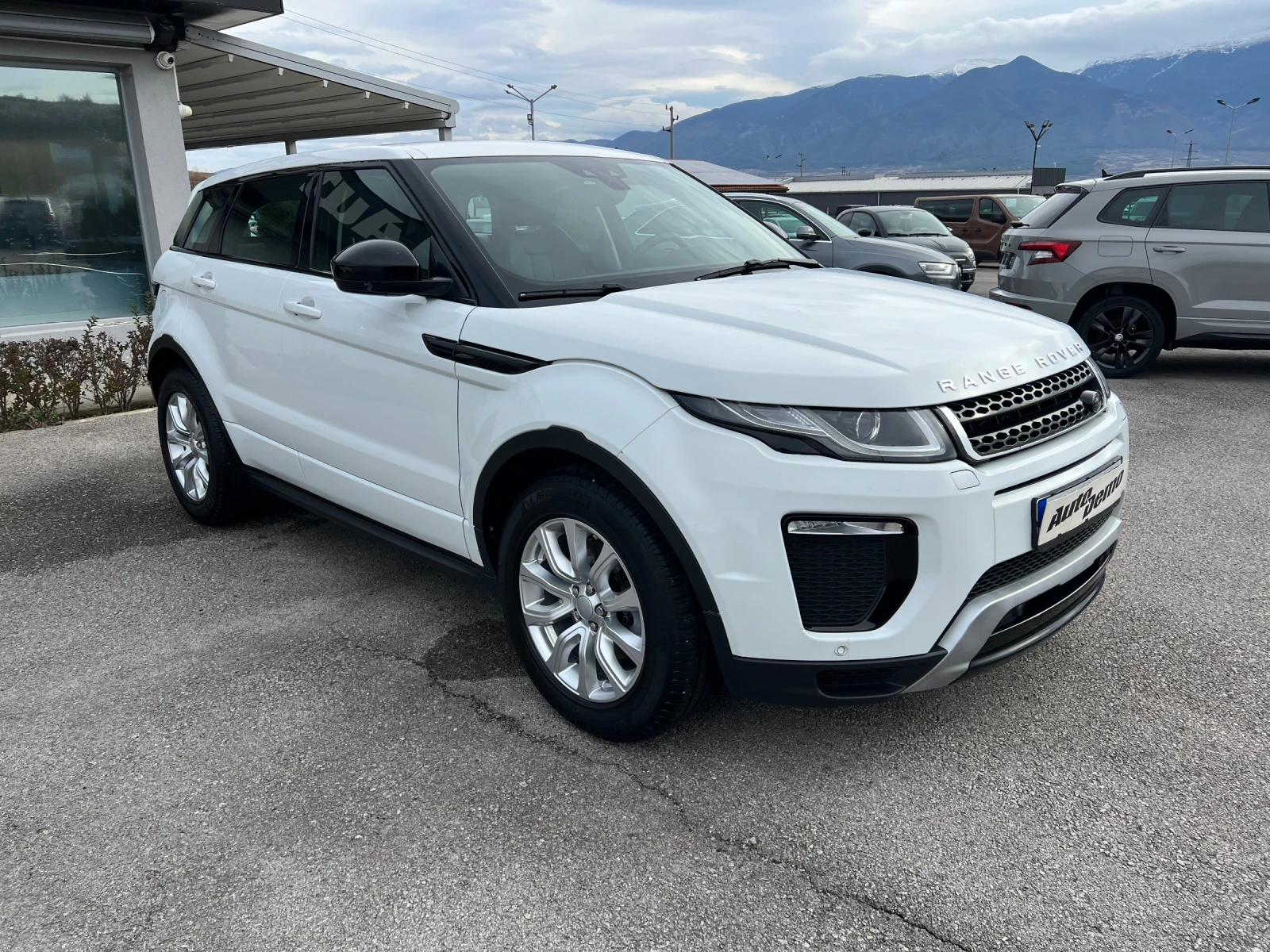 Land Rover Range Rover Evoque 2.0d - изображение 3