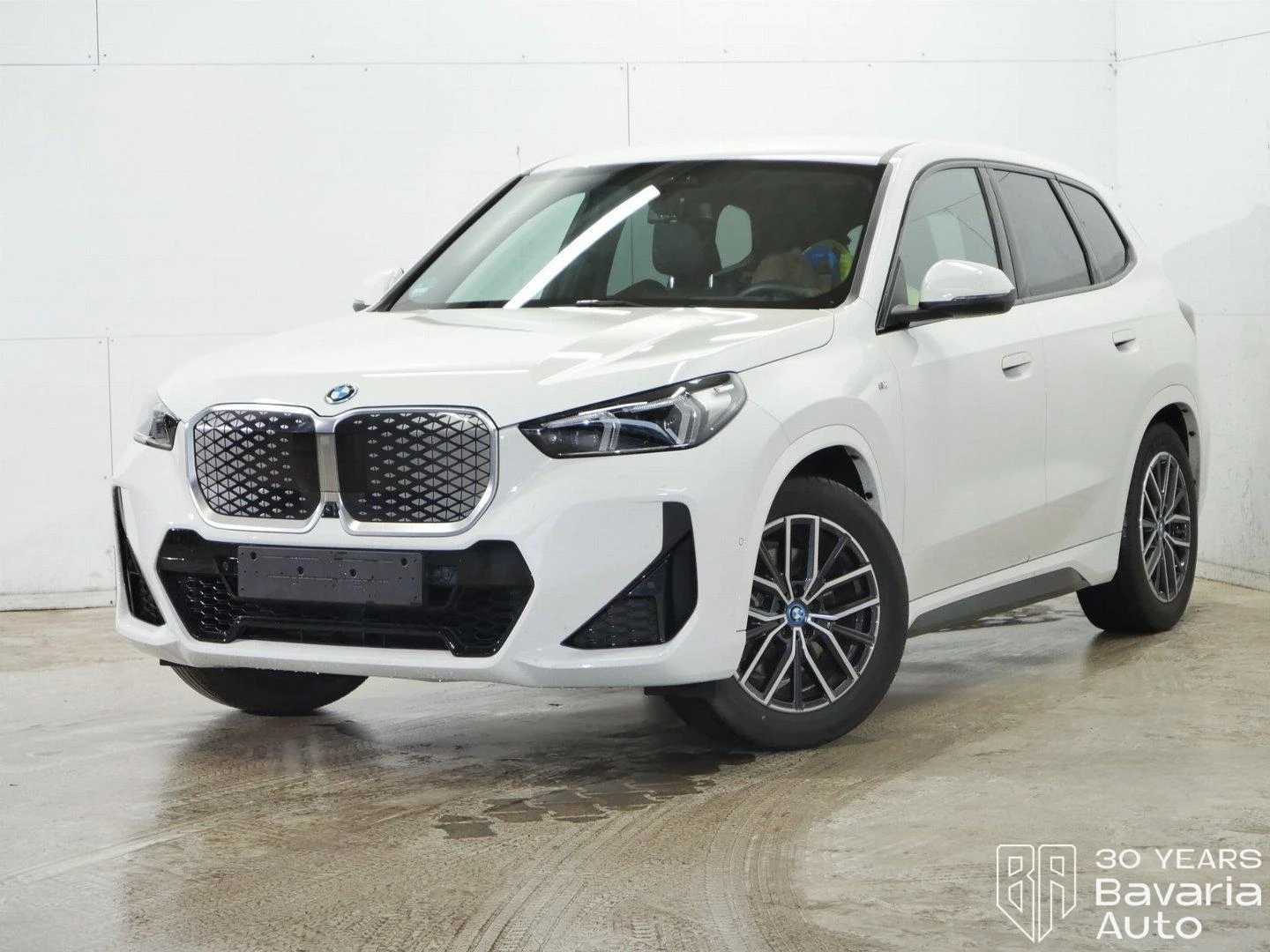 BMW iX1 30 xDrive M Sport Paket | Mobile.bg � ����������� 1
