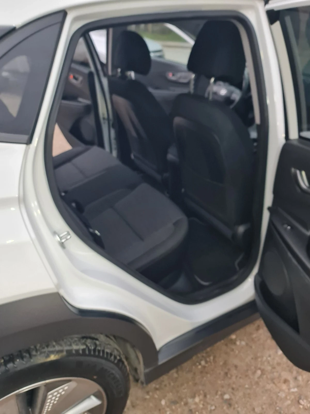 Hyundai Kona Електрически, снимка 10 - Автомобили и джипове - 53939401