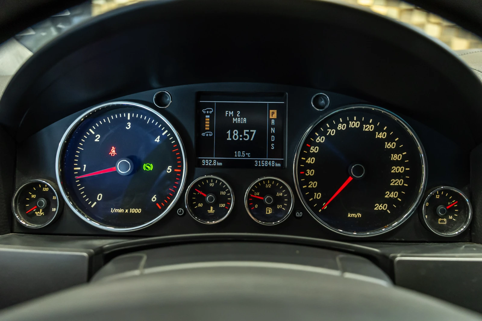 VW Touareg 3.0 TDI, снимка 13 - Автомобили и джипове - 54293703