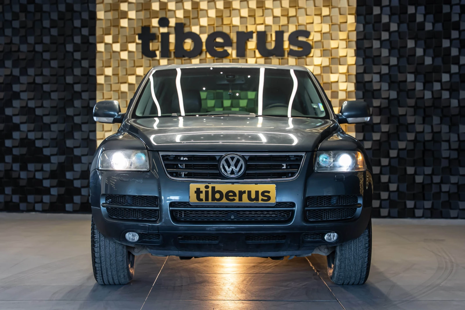 VW Touareg 3.0 TDI, снимка 3 - Автомобили и джипове - 54293703