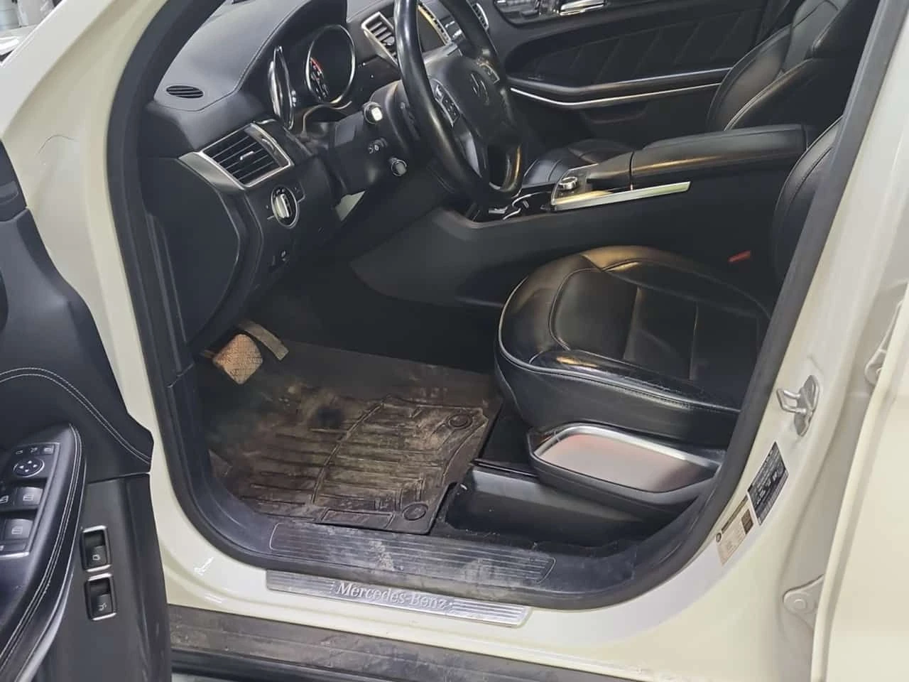 Mercedes-Benz GL 550 * ПАНОРАМА* 360 КАМЕРА* ДВА КЛЮЧА* , снимка 7 - Автомобили и джипове - 54762308