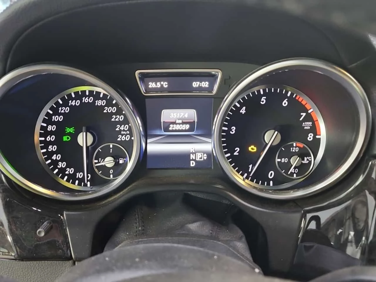 Mercedes-Benz GL 550 * ПАНОРАМА* 360 КАМЕРА* ДВА КЛЮЧА* , снимка 8 - Автомобили и джипове - 54762308