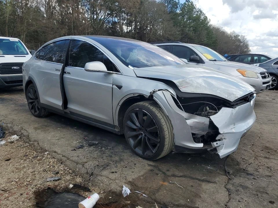 Tesla Model X, снимка 4 - Автомобили и джипове - 55046125