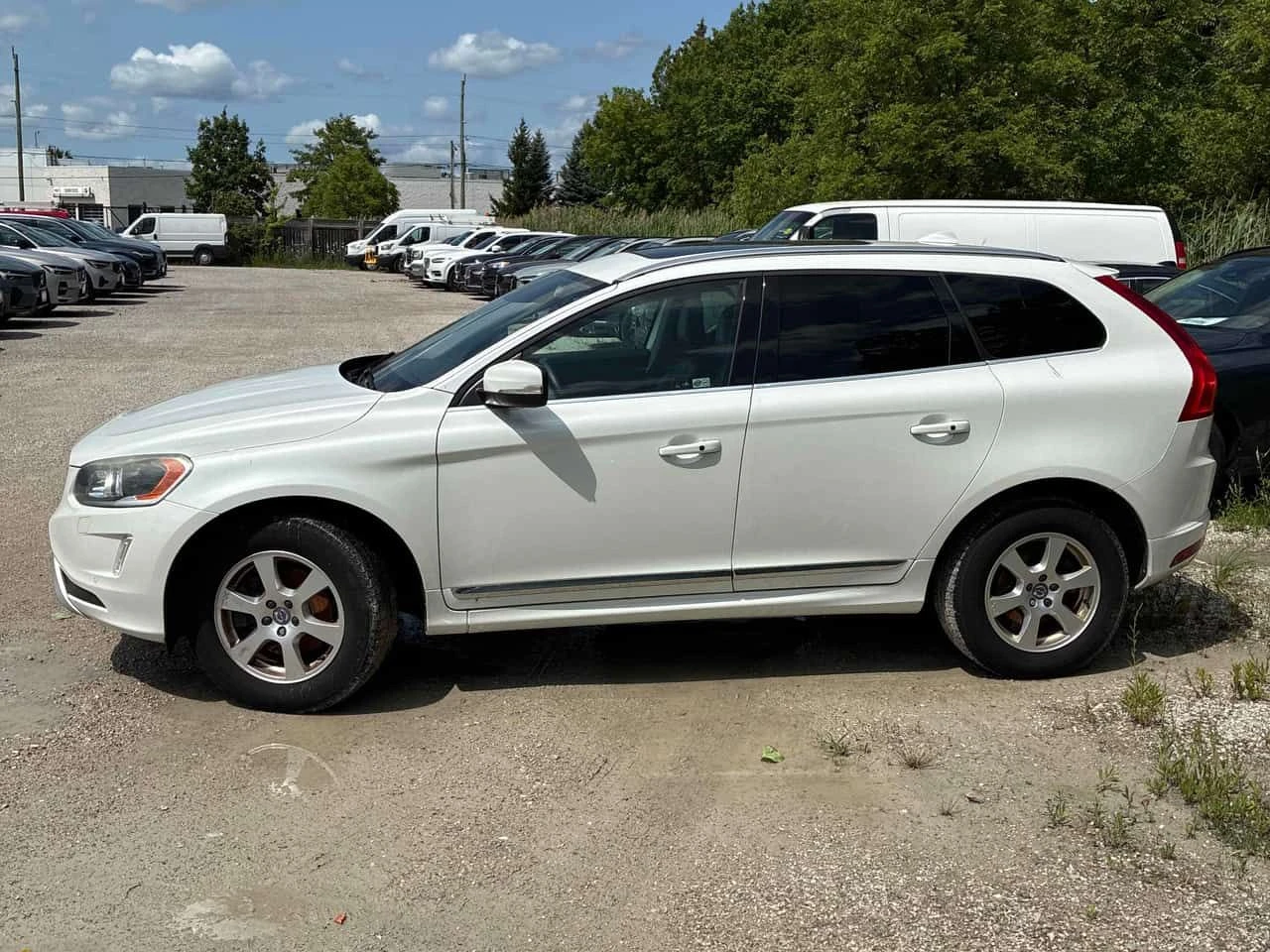 Volvo XC60 * T5 Special Edition Premier * CARFAX * АВТОКРЕДИТ, снимка 2 - Автомобили и джипове - 55397247