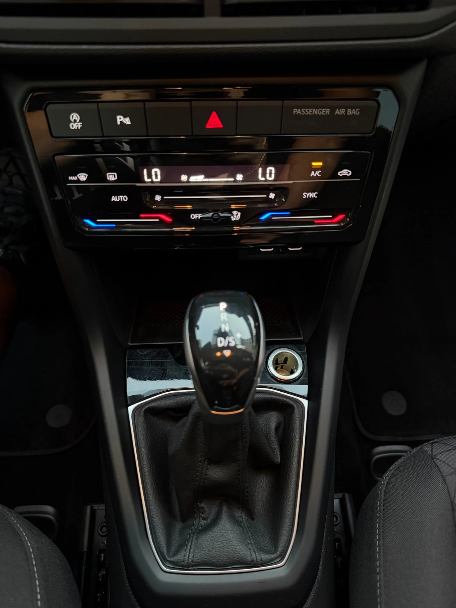 VW T-Cross 1.0 TSI DIGITAL/Автоматик , снимка 12 - Автомобили и джипове - 55504461