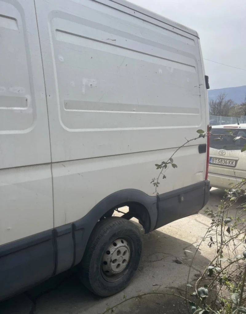Iveco Daily 35S14HPT, снимка 2 - Бусове и автобуси - 49567746