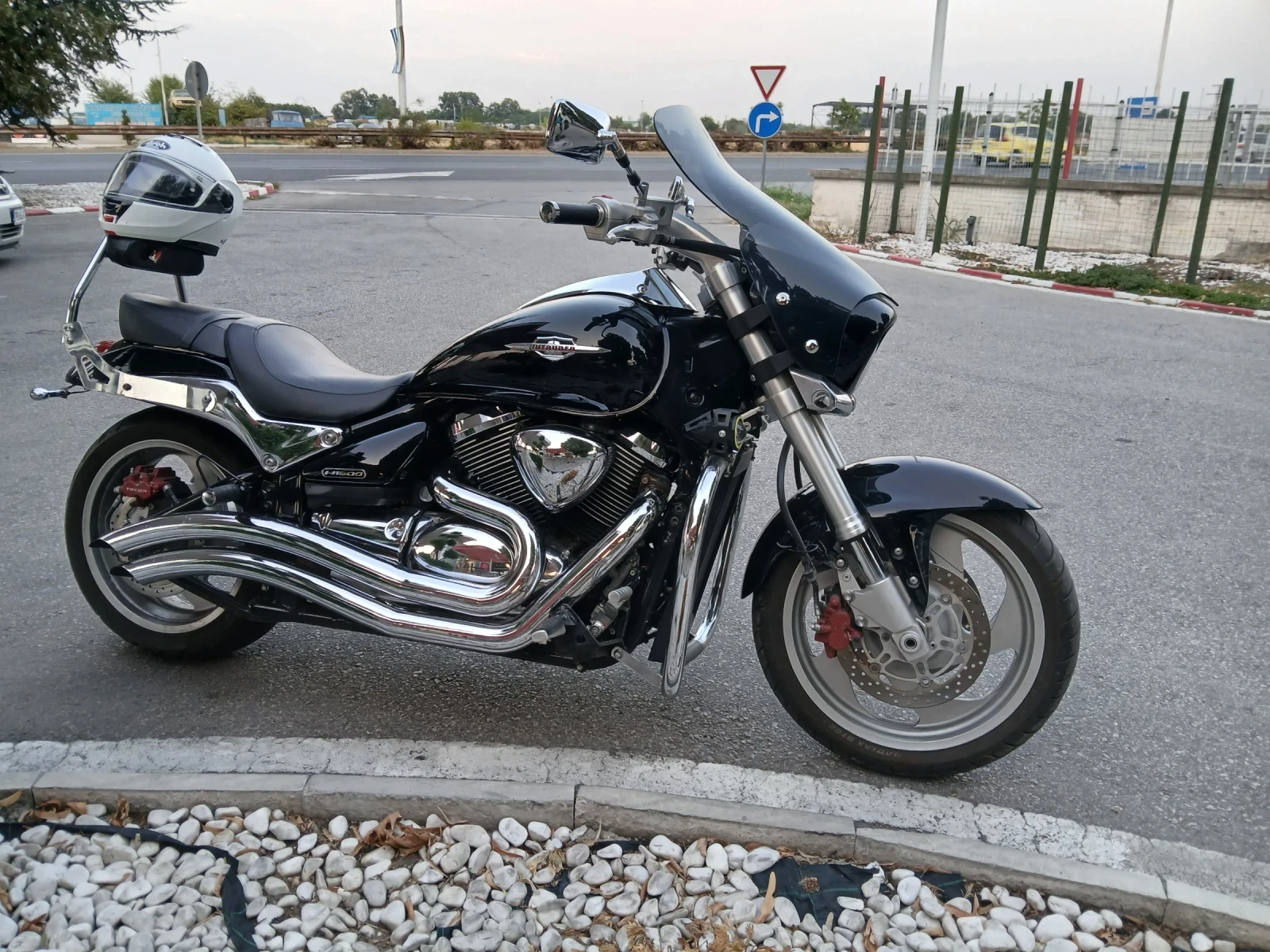 Suzuki VZ 1500 Intruder - изображение 4