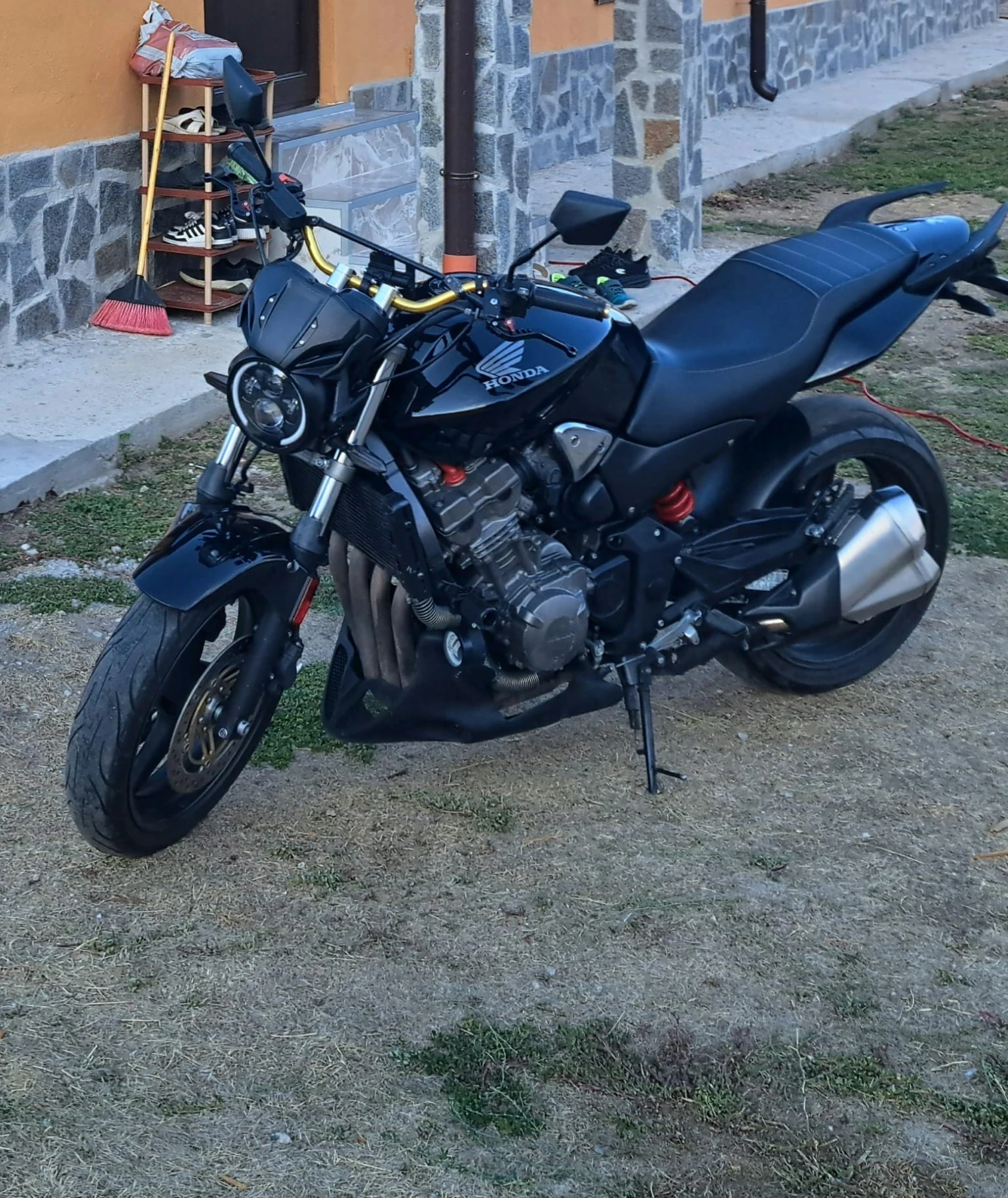 Honda Hornet 919