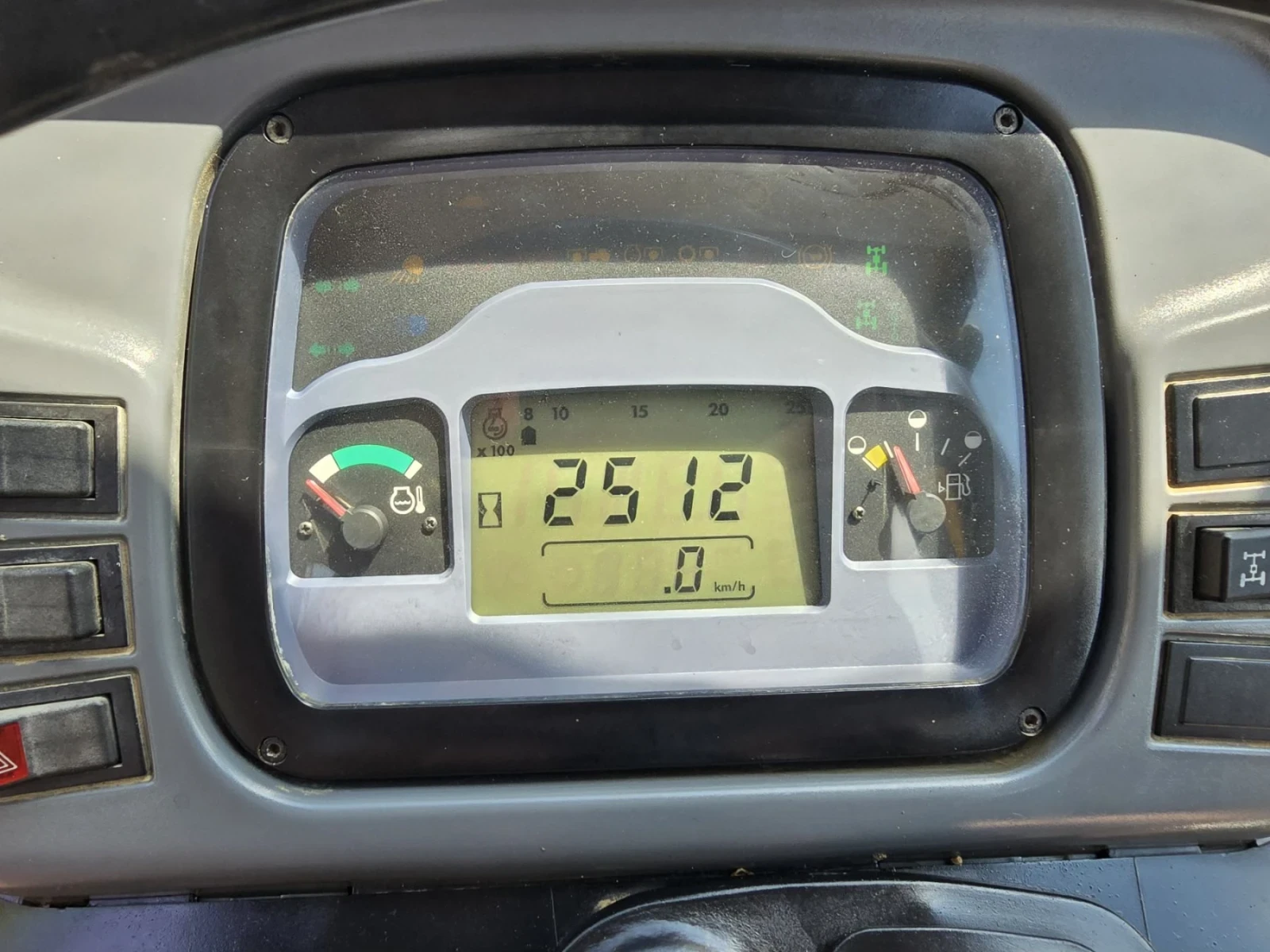 Трактор New Holland TN95F - изображение 10