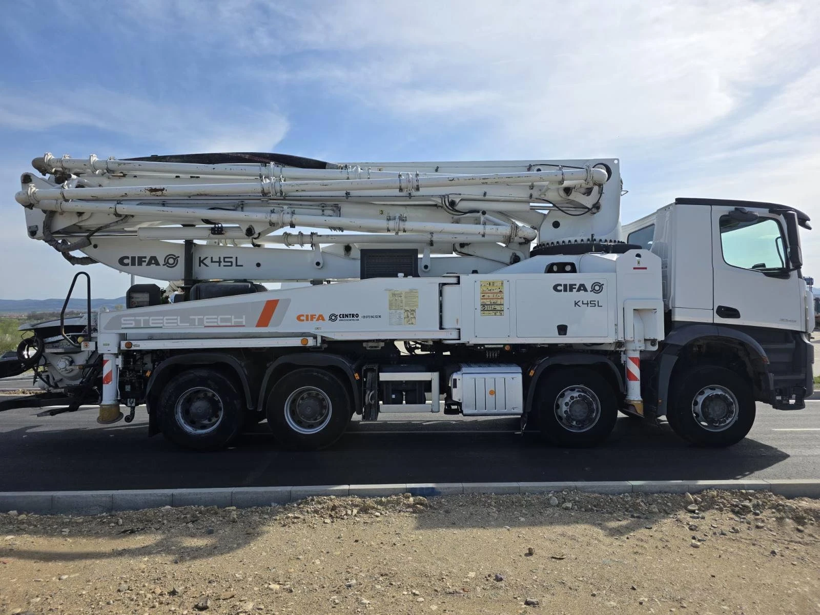 Бетон помпа Mercedes-Benz Arocs / 45meters, снимка 6 - Индустриална техника - 54183283