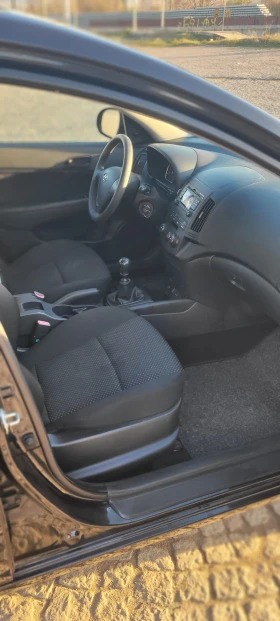 Hyundai I30  1.4 141..+ 4   | Mobile.bg    11