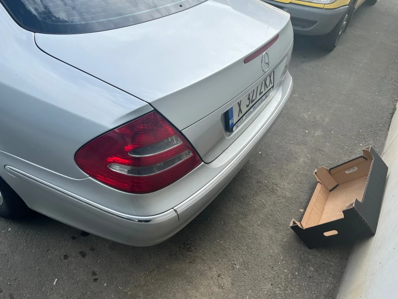 Mercedes-Benz E 270, снимка 14 - Автомобили и джипове - 47932891