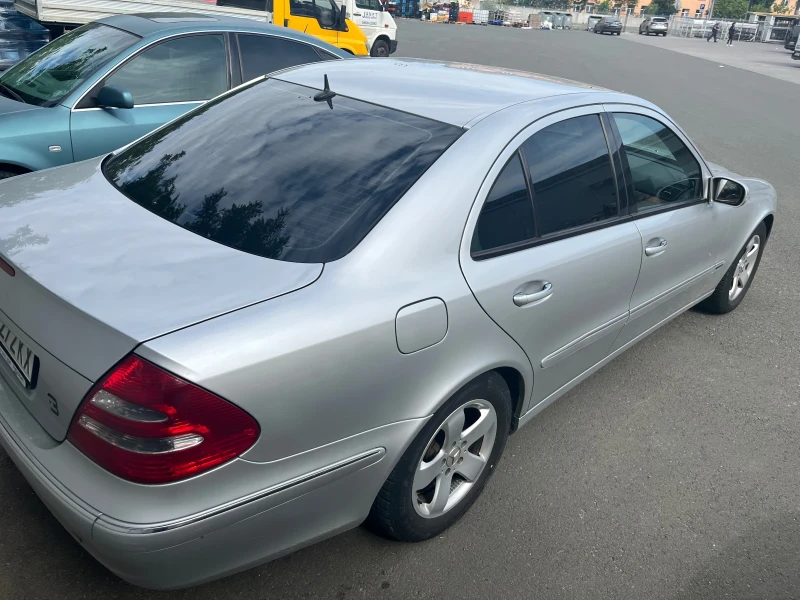 Mercedes-Benz E 270, снимка 13 - Автомобили и джипове - 47932891