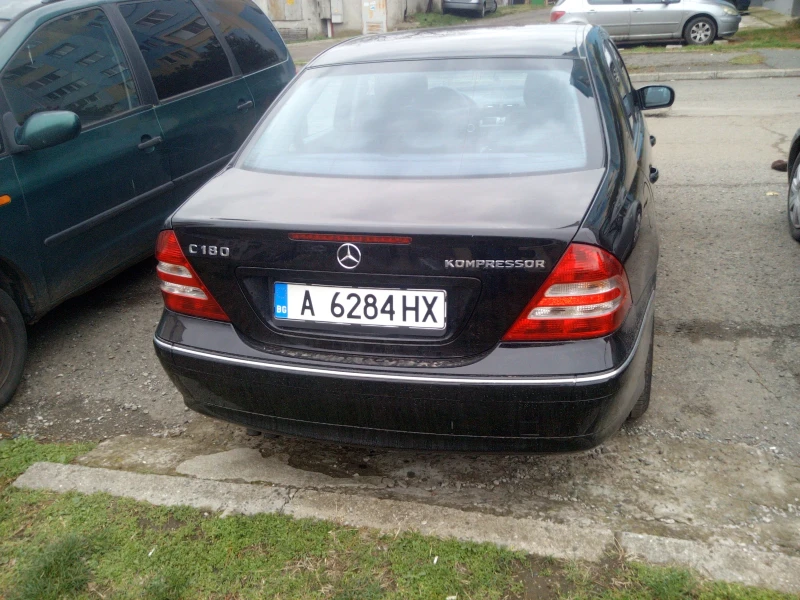 Mercedes-Benz C 180, снимка 4 - Автомобили и джипове - 48678288