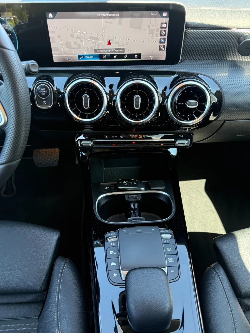 Mercedes-Benz CLA 180, снимка 8 - Автомобили и джипове - 51724306