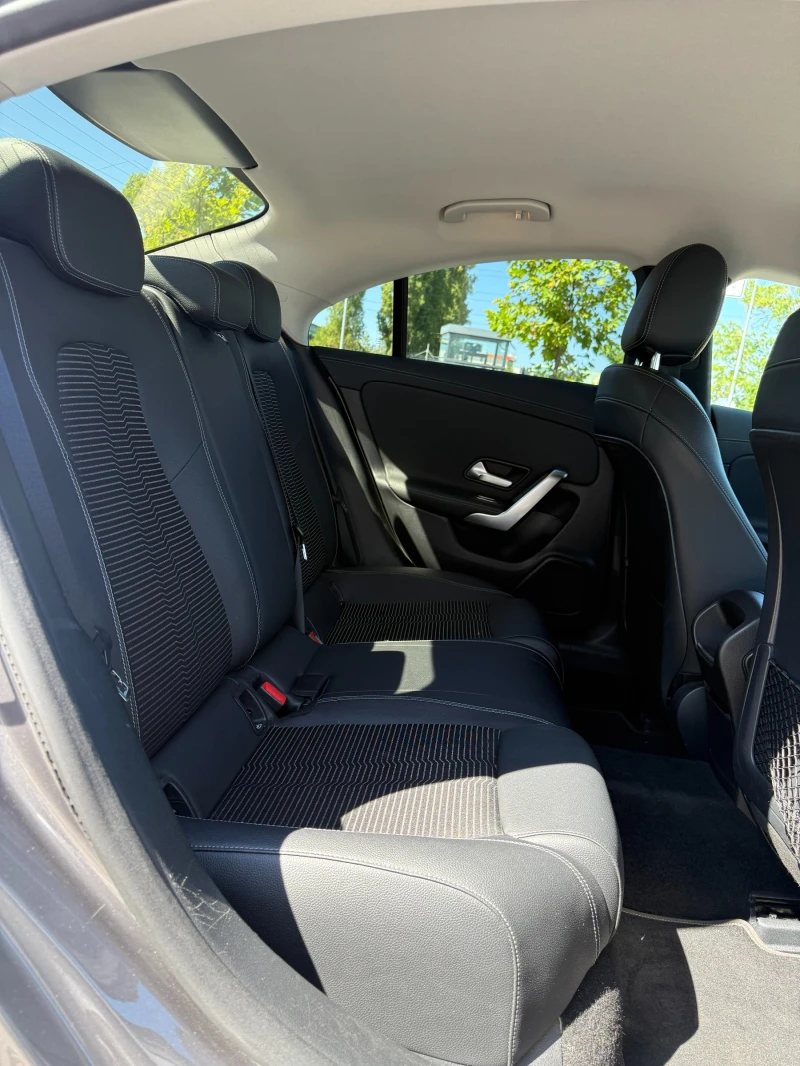 Mercedes-Benz CLA 180, снимка 12 - Автомобили и джипове - 51724306