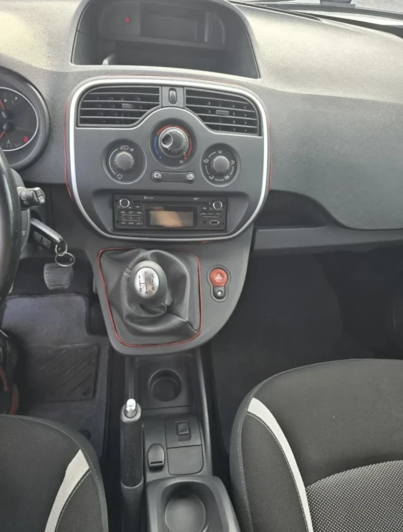 Renault Kangoo, снимка 11 - Автомобили и джипове - 52656635