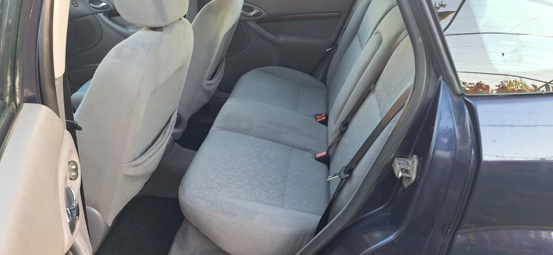 Ford Focus 1.6I, снимка 7 - Автомобили и джипове - 52324445