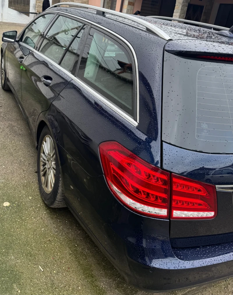 Mercedes-Benz E 220, снимка 5 - Автомобили и джипове - 52380043