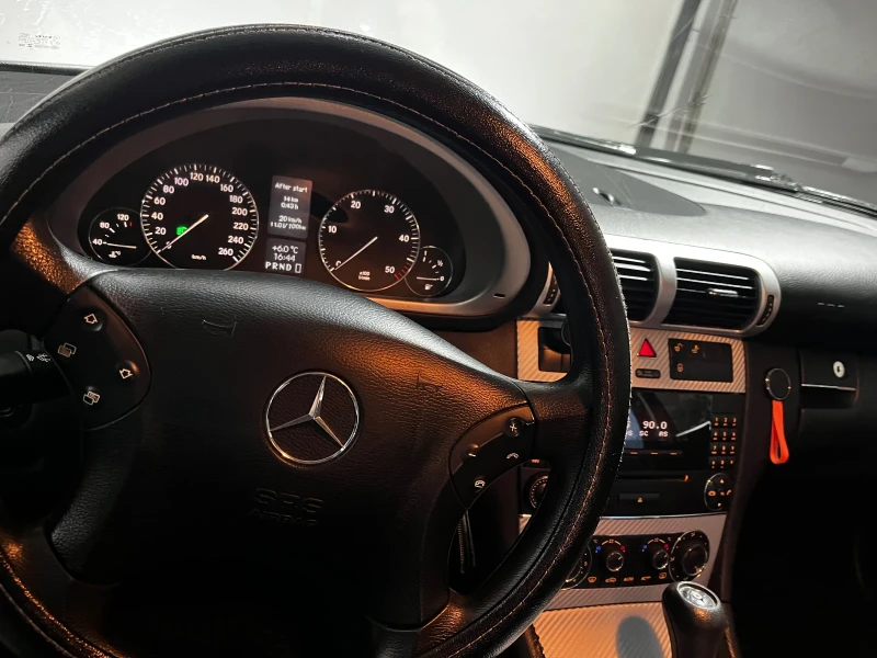 Mercedes-Benz C 220, снимка 11 - Автомобили и джипове - 52894762