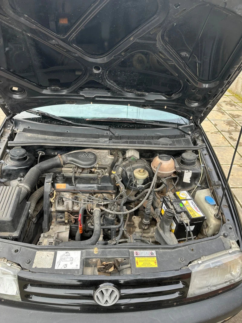 VW Vento, снимка 4 - Автомобили и джипове - 53222346