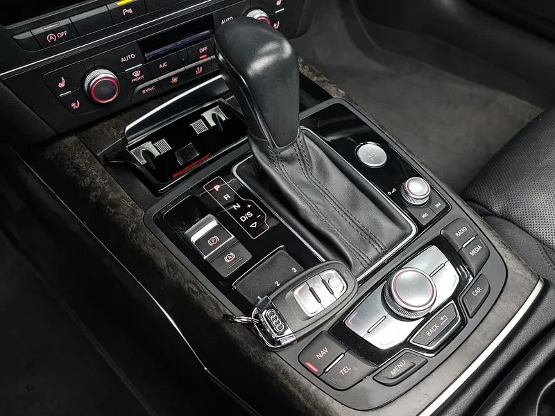 Audi A6 2.0 TDI, снимка 9 - Автомобили и джипове - 54147909