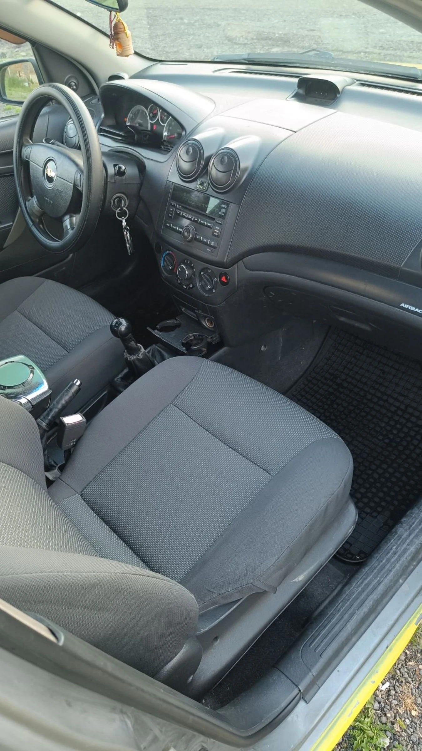 Chevrolet Aveo, снимка 8 - Автомобили и джипове - 54731218