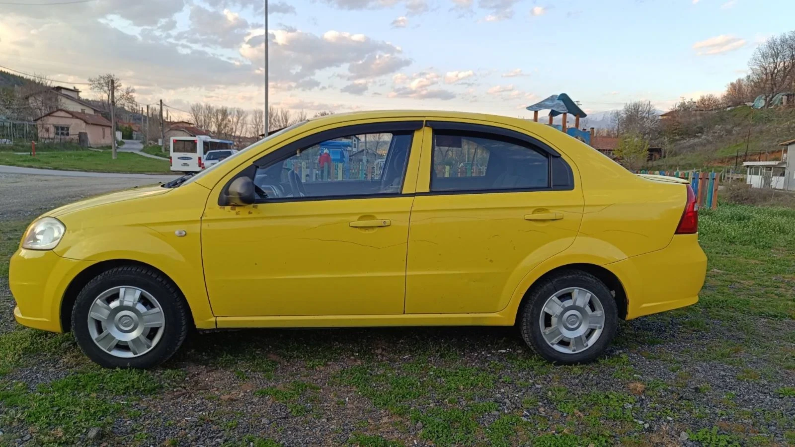 Chevrolet Aveo, снимка 3 - Автомобили и джипове - 54731218