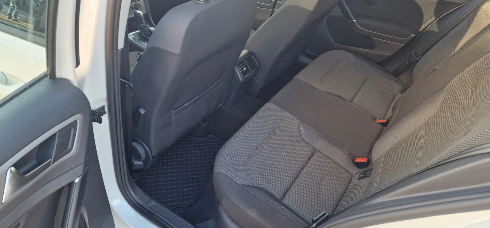 VW Golf Variant 1.6 TDI N1 - изображение 8