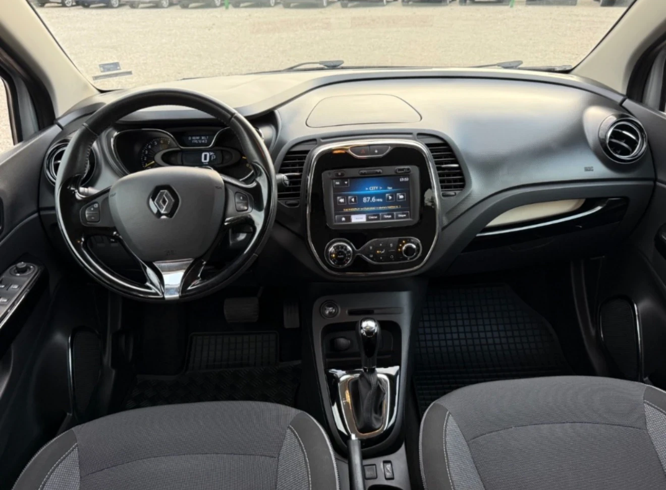 Renault Captur 1.2T - изображение 10