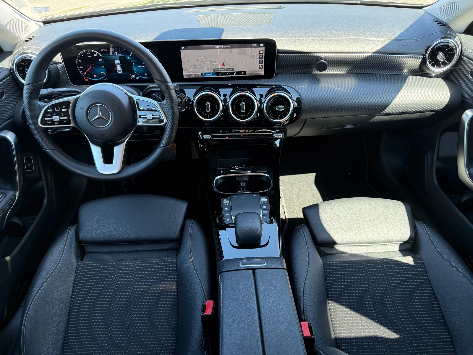 Mercedes-Benz CLA 180  - изображение 7