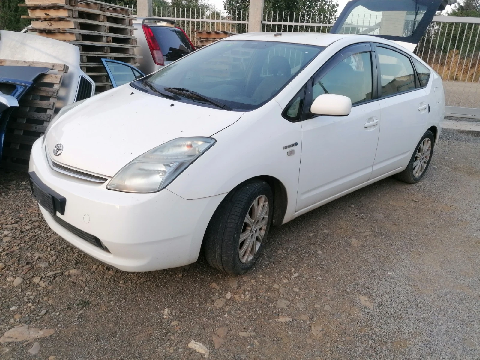 Toyota Prius  - изображение 2