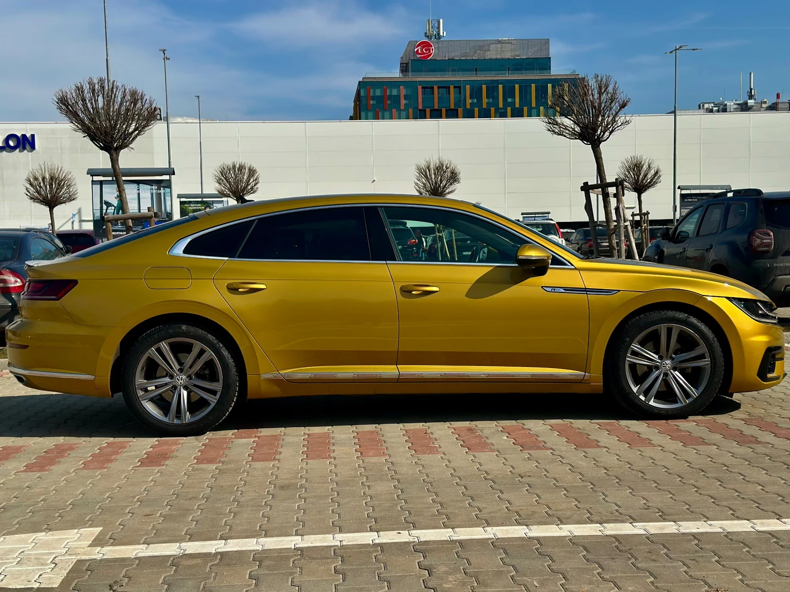 VW Arteon R-Line  2.0 TDI BMT DSG, снимка 4 - Автомобили и джипове - 54179310