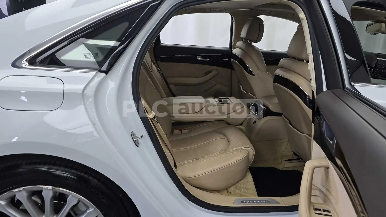 Audi A8 HEAD-UP * KEYLESS * ПОДГРЕВ * ОБДУХВАНЕ * 360 , снимка 13 - Автомобили и джипове - 54256879