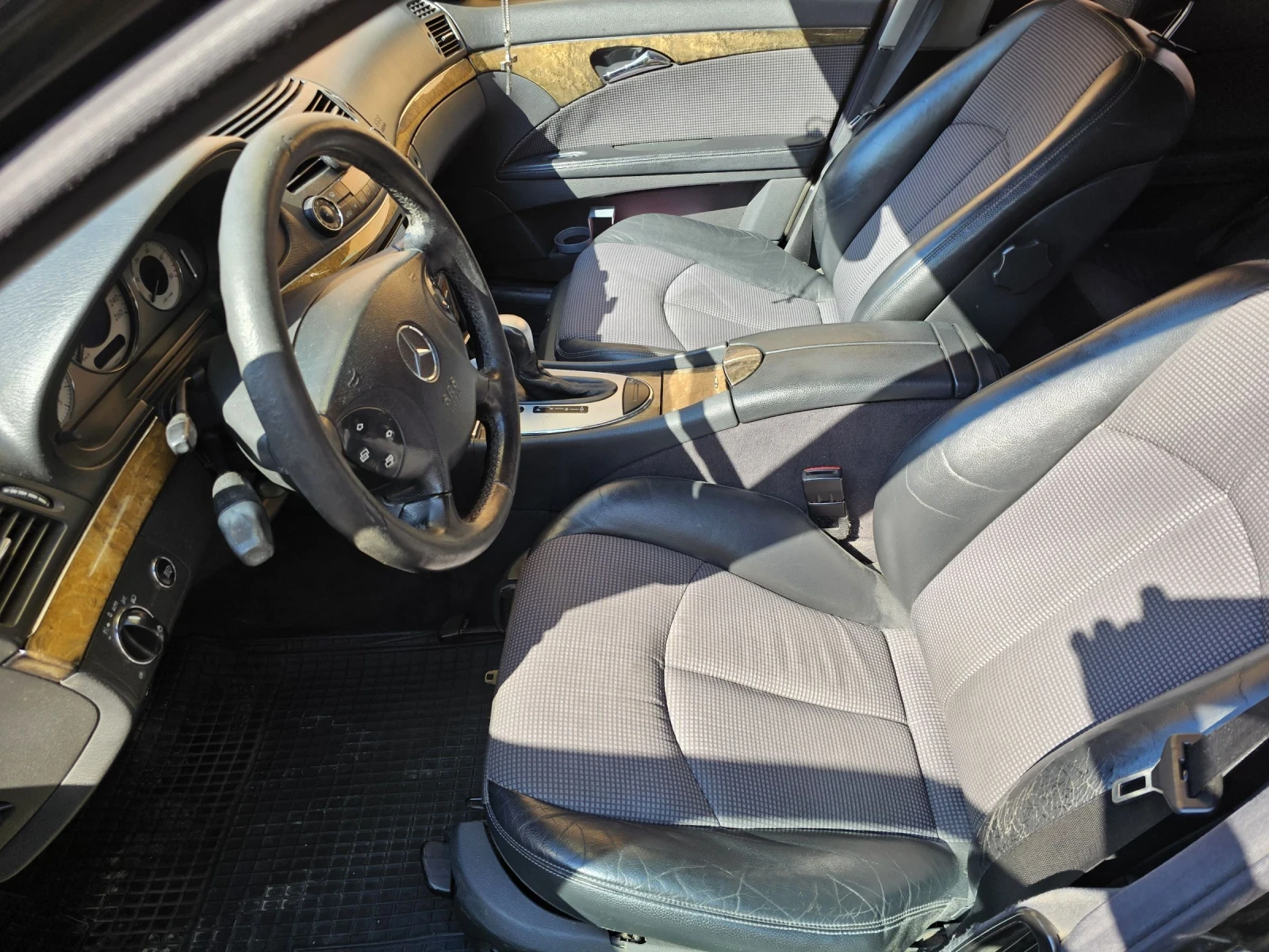 Mercedes-Benz E 320, снимка 8 - Автомобили и джипове - 54422824