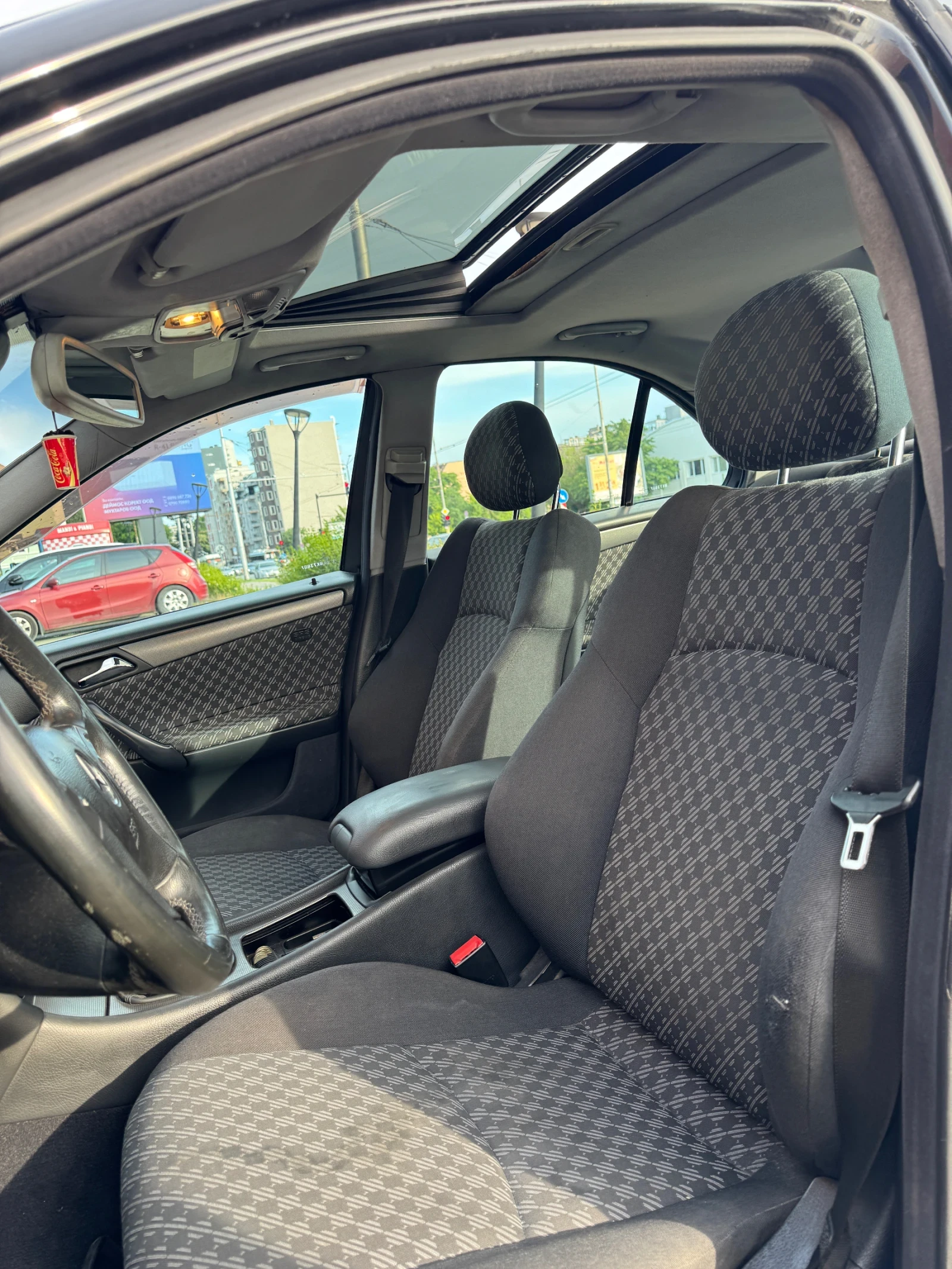 Mercedes-Benz C 200 Kompressor, снимка 12 - Автомобили и джипове - 54947833