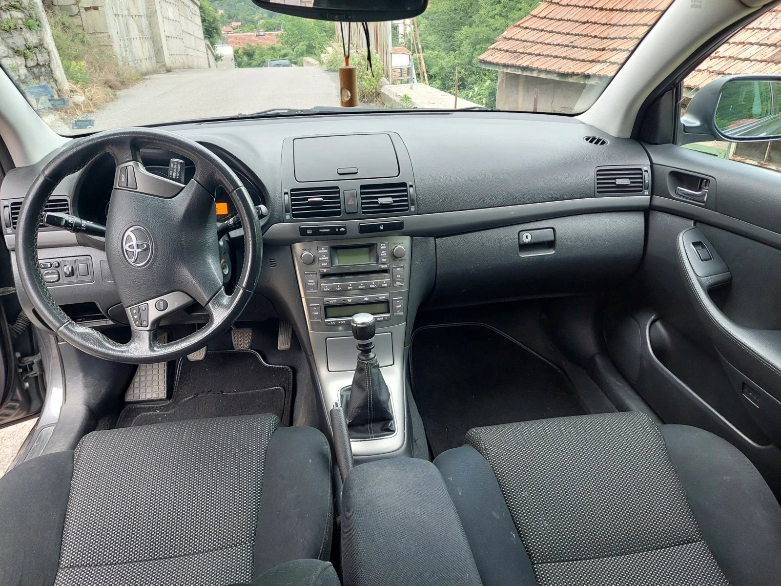 Toyota Avensis, снимка 10 - Автомобили и джипове - 54965034
