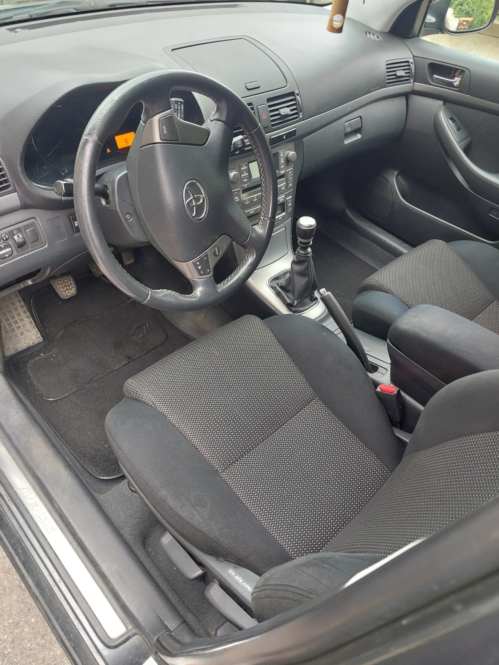 Toyota Avensis, снимка 8 - Автомобили и джипове - 54965034