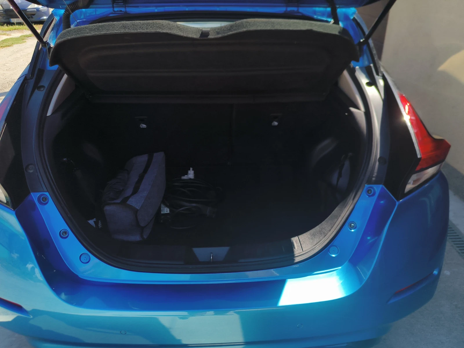 Nissan Leaf , снимка 11 - Автомобили и джипове - 55510165