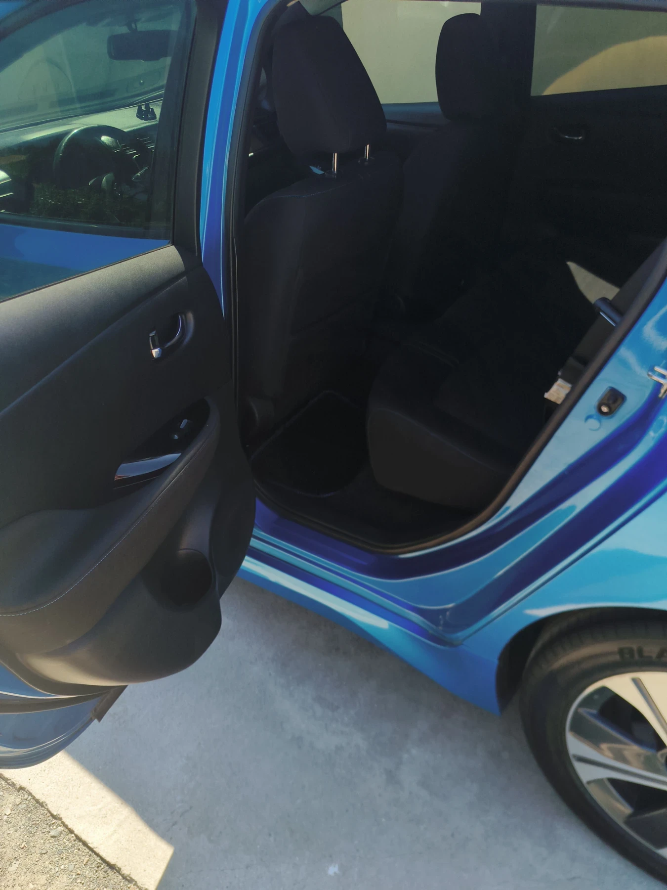Nissan Leaf , снимка 10 - Автомобили и джипове - 55510165