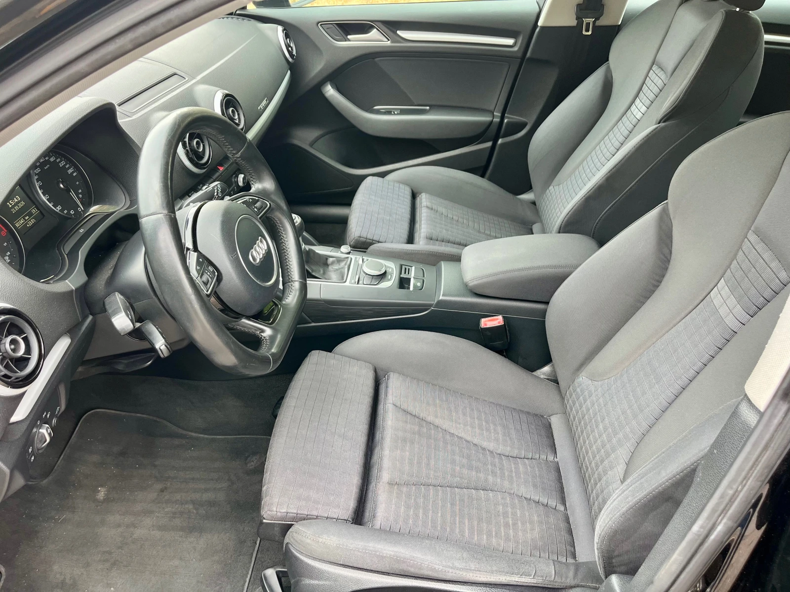 Audi A3 1.4 TGI Ambition, снимка 9 - Автомобили и джипове - 56105879