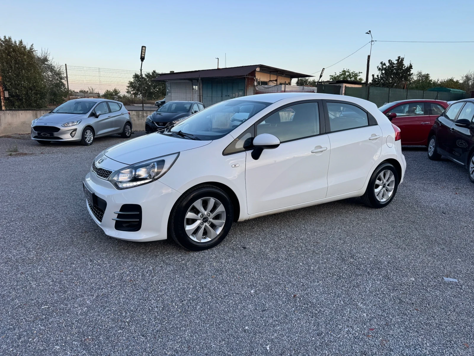 Kia Rio 1.25i Facelift!! Euro 6!! , снимка 3 - Автомобили и джипове - 56011350