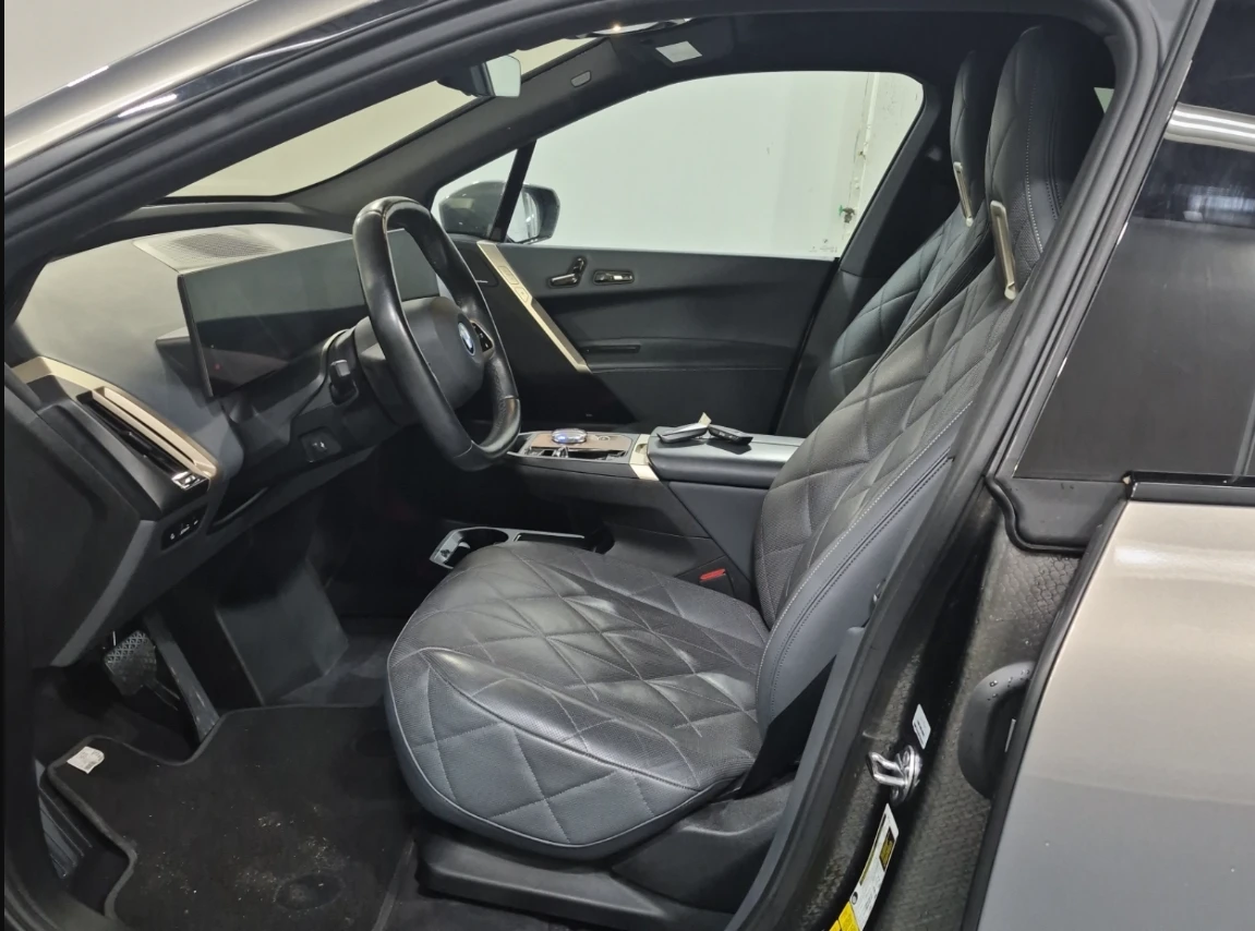 BMW iX 40* xDrive* ACC* H&K* Hyper* 360VIEW* Soft* ОБДУХ, снимка 8 - Автомобили и джипове - 56127089