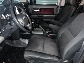 Toyota Fj cruiser 4.0 4х4 V6 Automatic, LPG, А-Trac, Блокаж, Камера, снимка 13