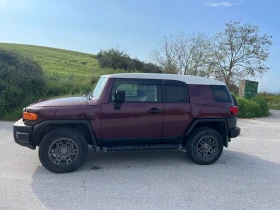 Toyota Fj cruiser 4.0 4х4 V6 Automatic, LPG, А-Trac, Блокаж, Камера, снимка 6