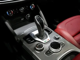 Alfa Romeo Stelvio Veloce AWD* модиАвтоКредит* (ЦЕНА ДО БГ) - 28999 € / 56717.11 лв. - 50452472 16
