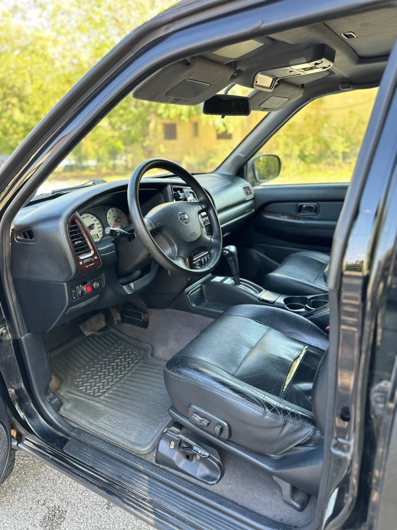 Nissan Pathfinder, снимка 5 - Автомобили и джипове - 52966990