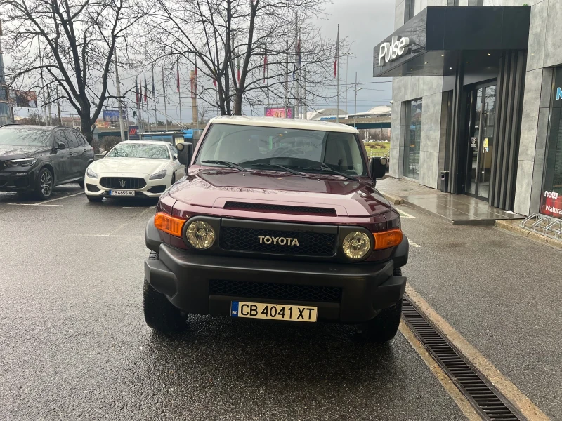 Toyota Fj cruiser 4.0 4х4 V6 Automatic, LPG, А-Trac, Блокаж, Камера, снимка 7 - Автомобили и джипове - 53487037