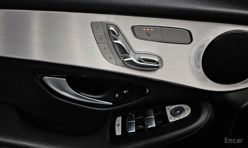 Mercedes-Benz GLC 220, снимка 12 - Автомобили и джипове - 53515611